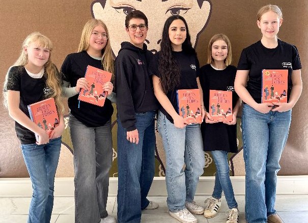 Girls´Day-Teilnehmerinnen bei Wagner