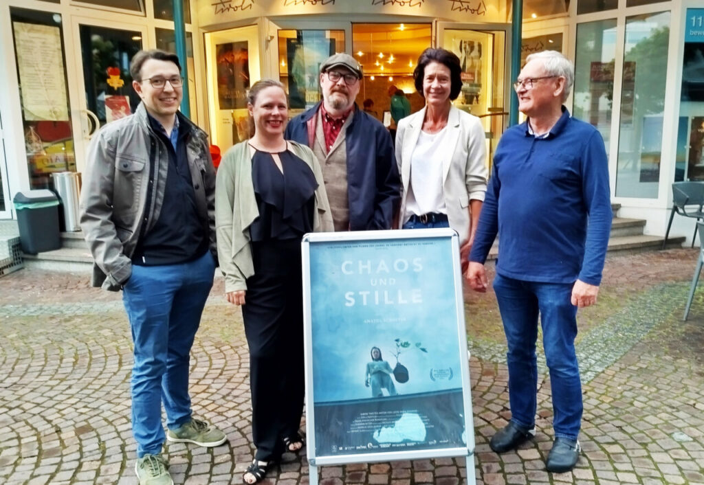 Thomas Mäntele und Gäste vor dem Tivoli Achern