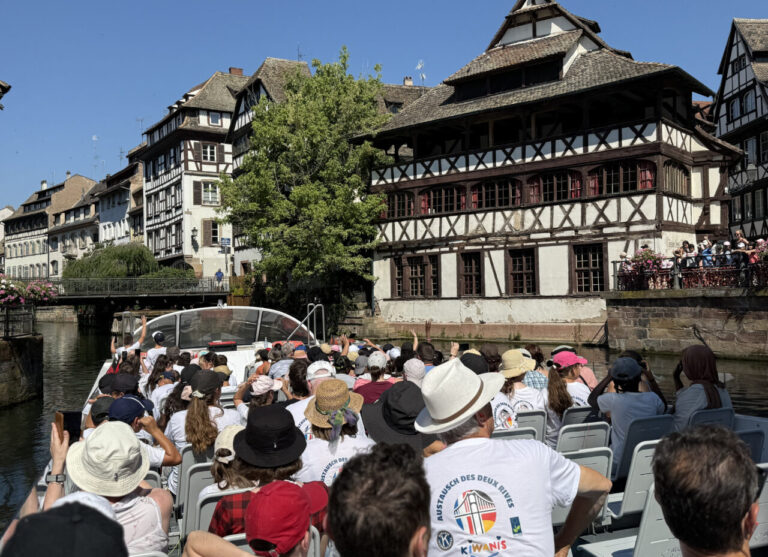 Kiwanis-Club-Bootsfahrt in Straßburg Petit-France