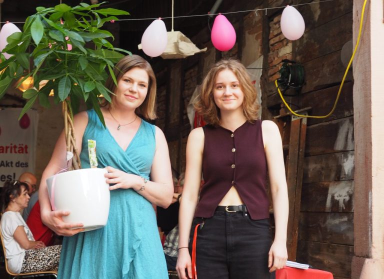 Sahra Mirow und Amelie Vollmer (Die Linke)