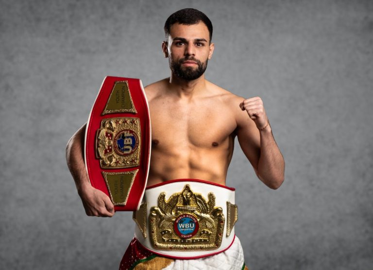 Profi-Boxer Vedat Deniz mit WBU-Gürtel