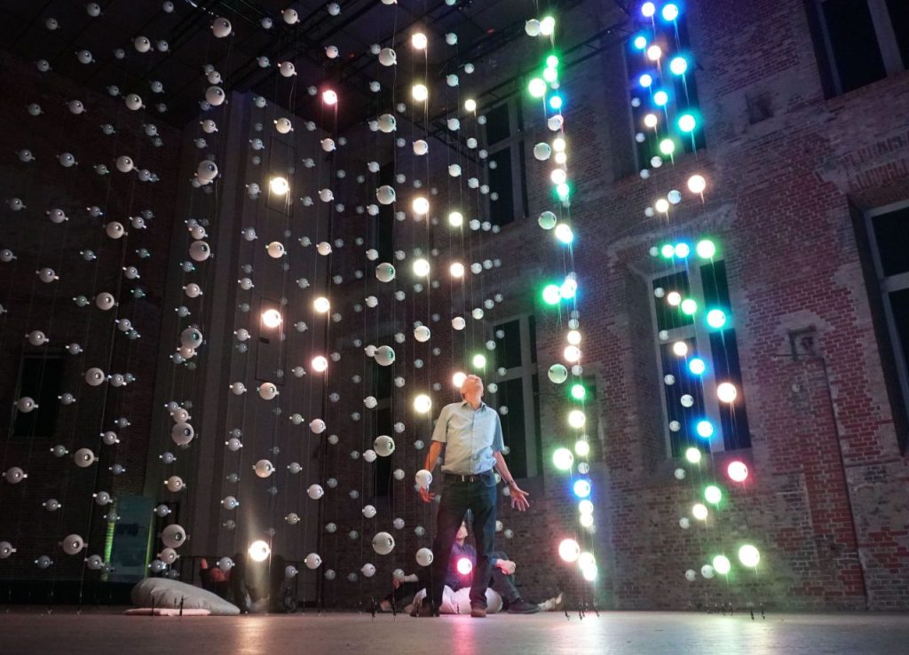 Licht- und Klanginstallation Tim Otto Roth