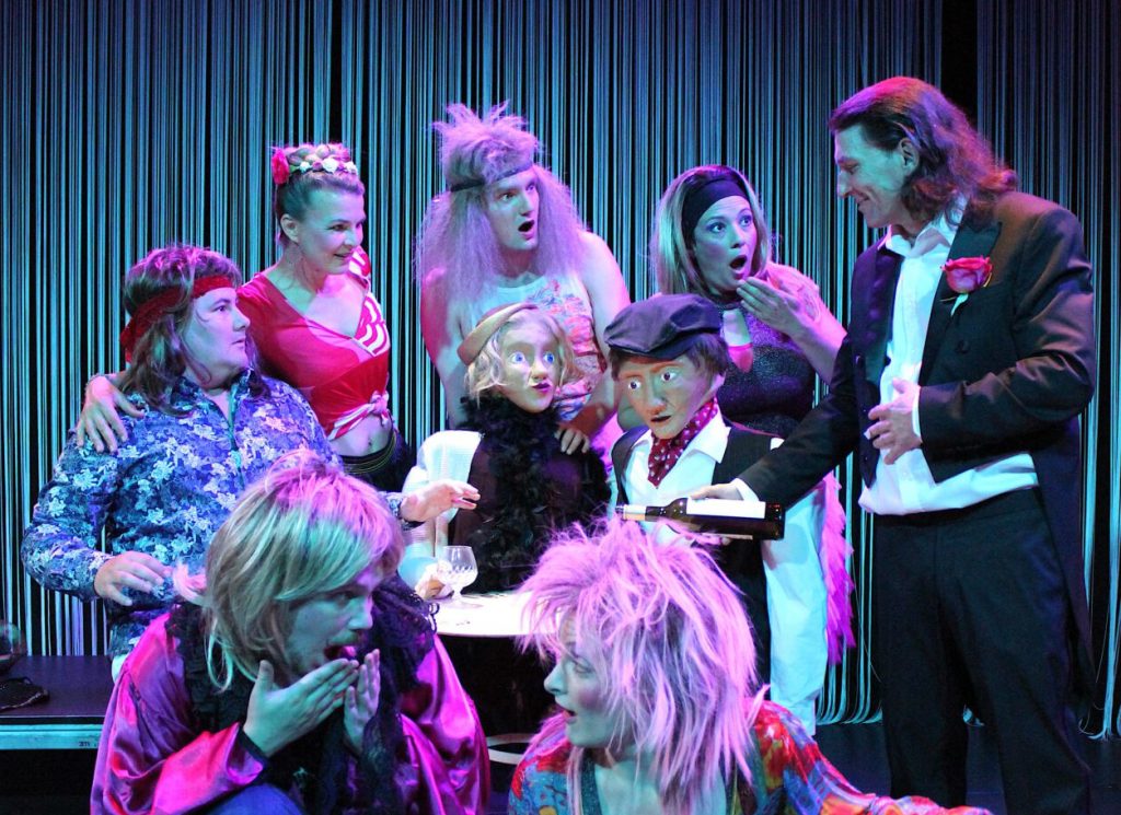 Theater Szene "Lonely Hearts"