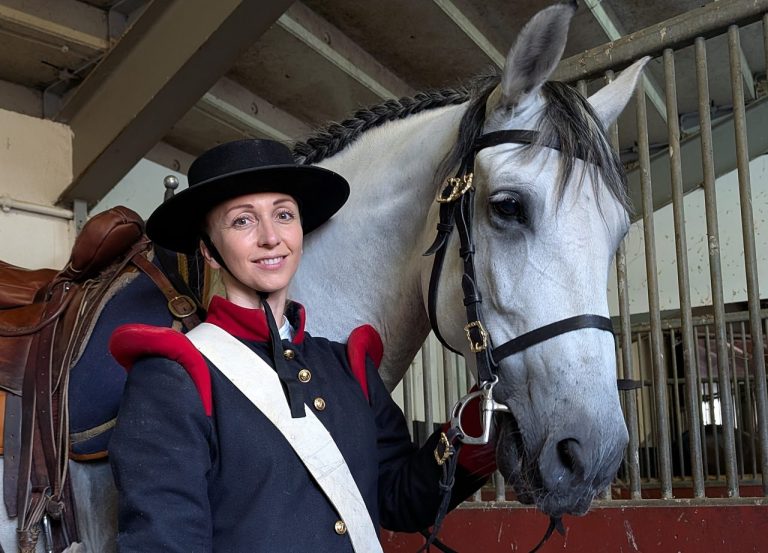 Laura Cassagne mit Pferd