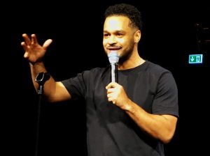 Cossu auf der Bühne