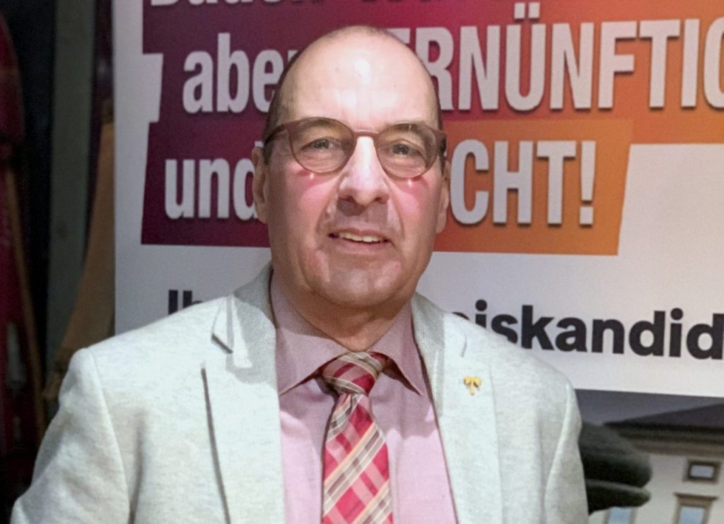 Dr. Bernhard Falk