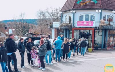 Warteschlange vor Party-Location Martinique