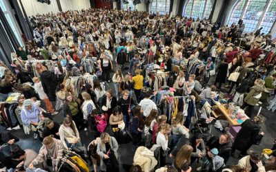 Halle Menschen Frauenflohmarkt